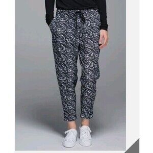 Lululemon Jet Crop Joggers Sz 6  Shimmy Shimmer Black White